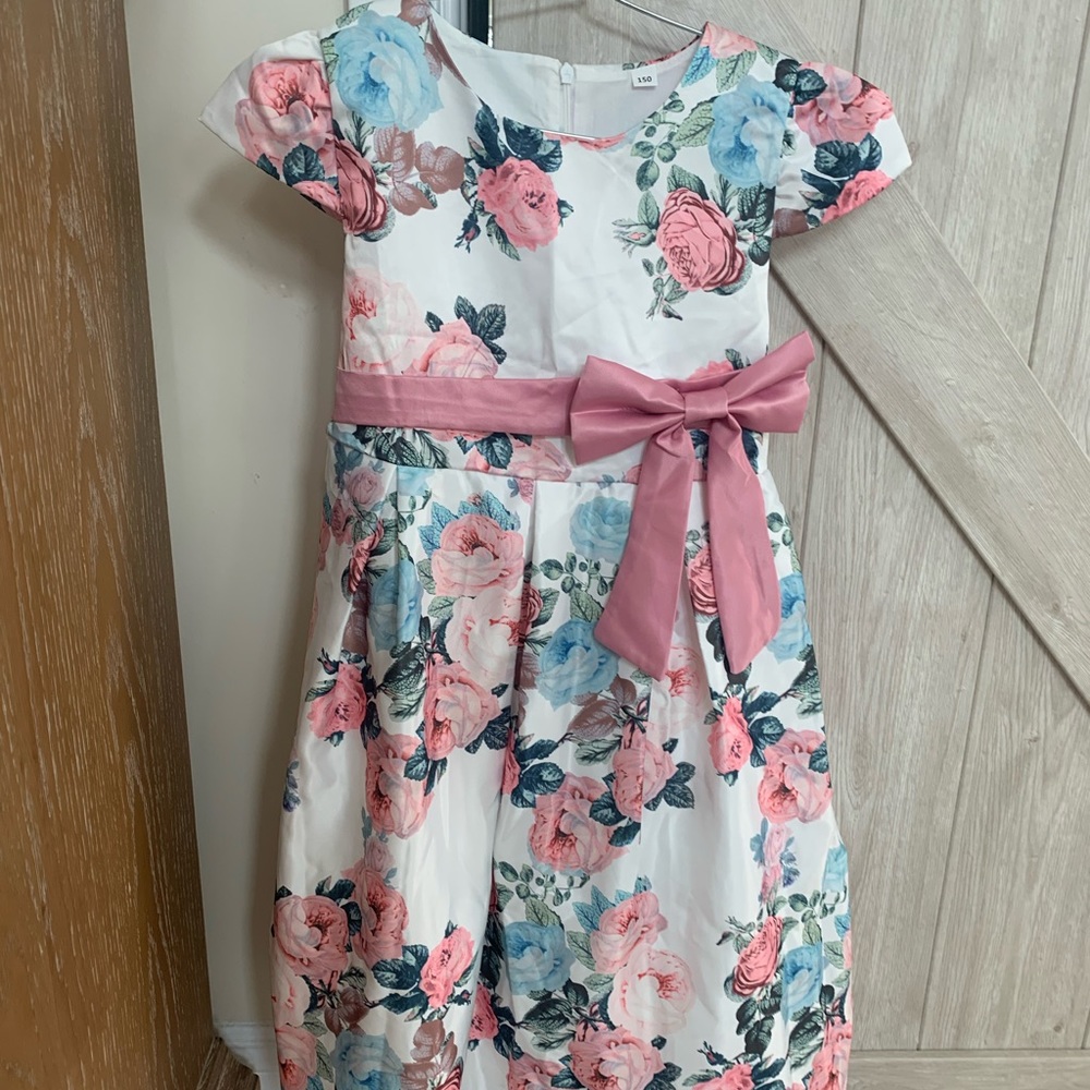 Flowers dress with bow